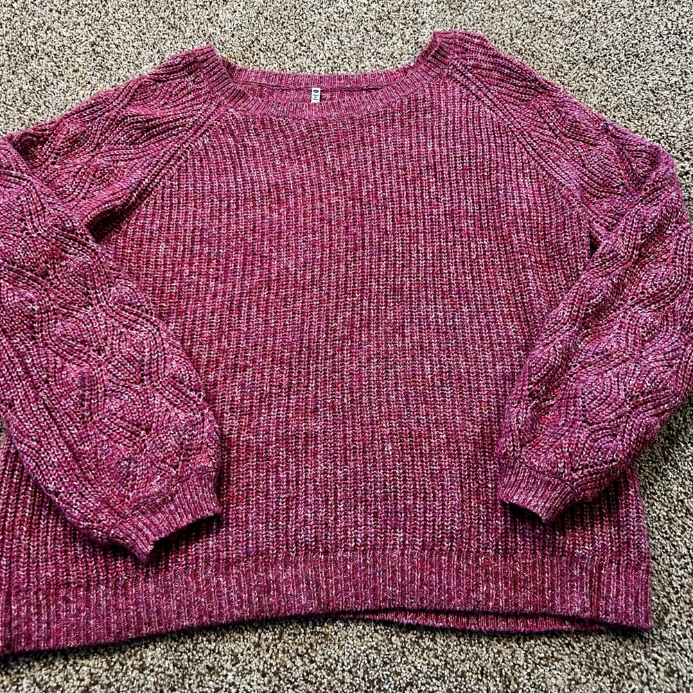 Leo & Nicole Pink Crew Neck Sweater with Chunky Knit and Relaxed Fit
